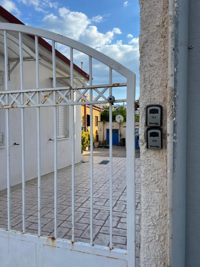 Cosy Guesthouse-Souterrain With Garden In City Center Corinth Luaran gambar