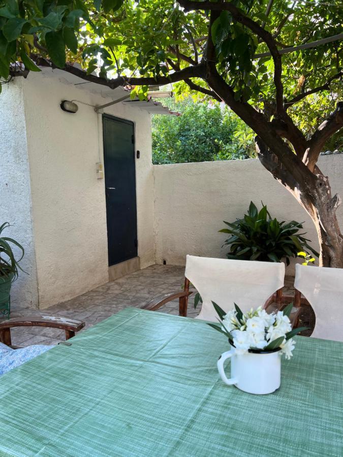 Cosy Guesthouse-Souterrain With Garden In City Center Corinth Luaran gambar