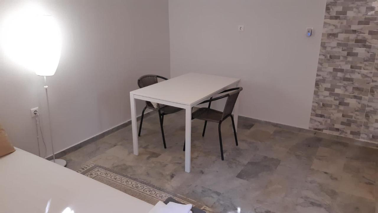 Cosy Guesthouse-Souterrain With Garden In City Center Corinth Luaran gambar